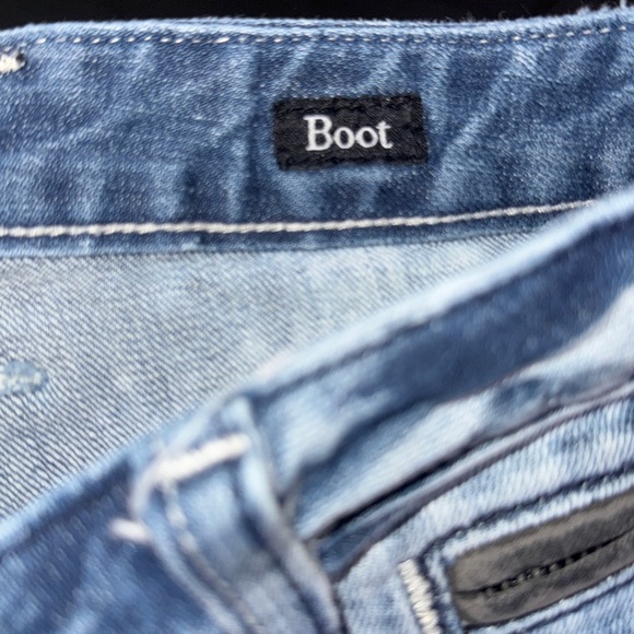 Vintage Rerock Express Size 8
Low Rise Bootcut Flare Jeans
Y2K Design Pockets - Picture 4 of 12